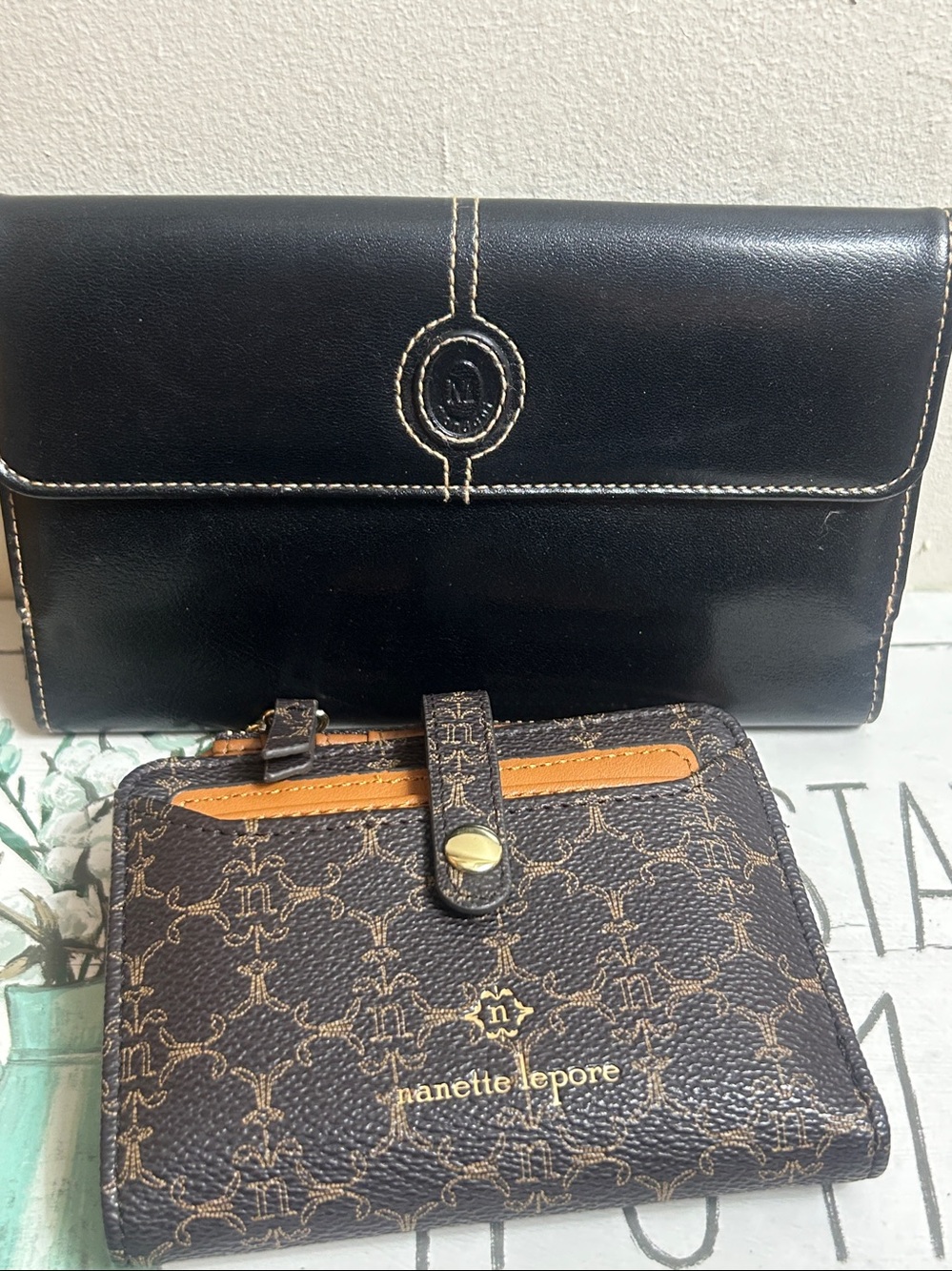 Nanette Lepore Brown Patterned Card Wallet with Tan Accents and Black wallet